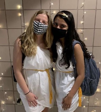 Seniors Anna Isaacson and Falasha Mahadevia don togas for Spirit Week.
