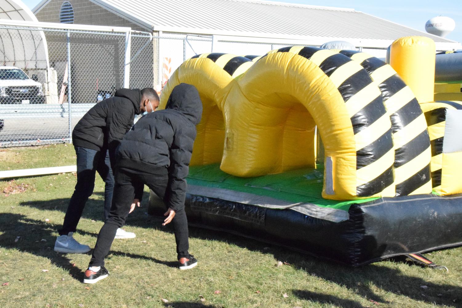 Fifth period students get ready to compete against each other in the obstacle course during the first annual Turkey Trot in the outdoor athletic areas on Nov. 23. Photo by Julia Gerard 
