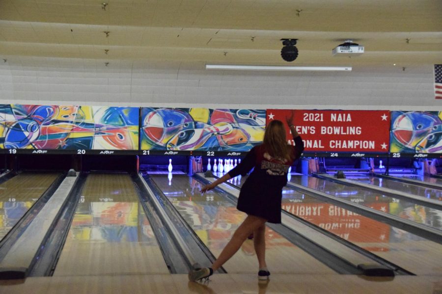 Freshmen Kendall leprich bowls against Plainfield South at town and country lanes in Joliet on Jan. 11. Photo by Julia Gerard