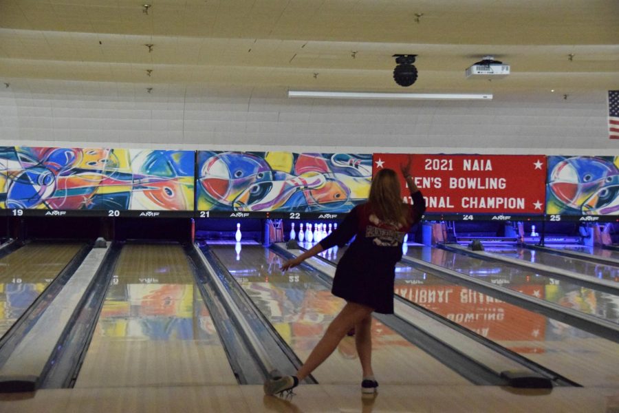 Freshmen+Kendall+leprich+bowls+against+Plainfield+South+at+town+and+country+lanes+in+Joliet+on+Jan.+11.+Photo+by+Julia+Gerard